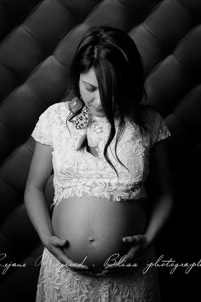 ventre-rond-grossesse-montpellier-photographe-bebe-studio-lunel-enceinte-femme-65