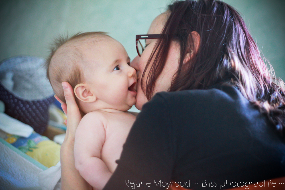 photographe maternité maman bébé nourrisson Montpellier gard Herault Lunel Nimes grossesse maman enfant accouchement naturel Réjane Moyroud Bliss photographie-10