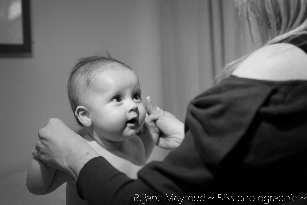 photographe maternité maman bébé nourrisson Montpellier gard Herault Lunel Nimes grossesse maman enfant accouchement naturel Réjane Moyroud Bliss photographie-18