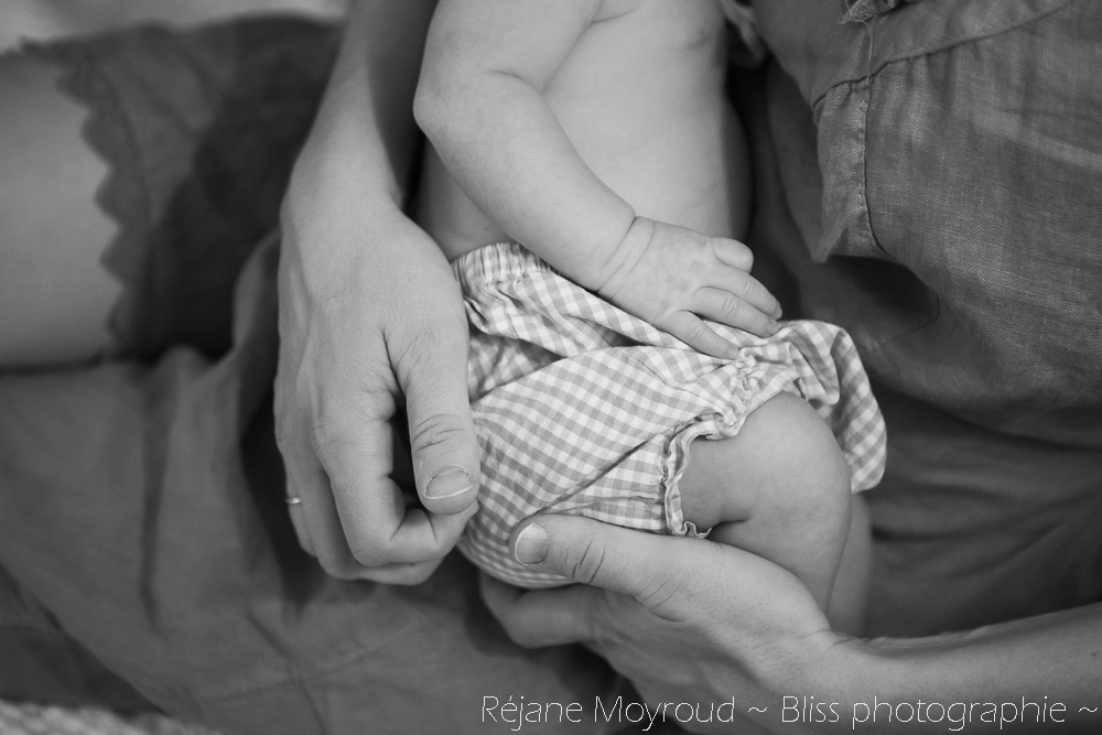 photographe maternité maman bébé nourrisson Montpellier gard Herault Lunel Nimes grossesse maman enfant accouchement naturel Réjane Moyroud Bliss photographie-95