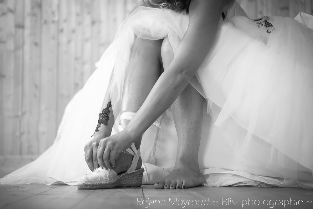 mariage Montpellier nimes gard lunel photographe decouverte préparatif robe marron chaussure originale valergues-3