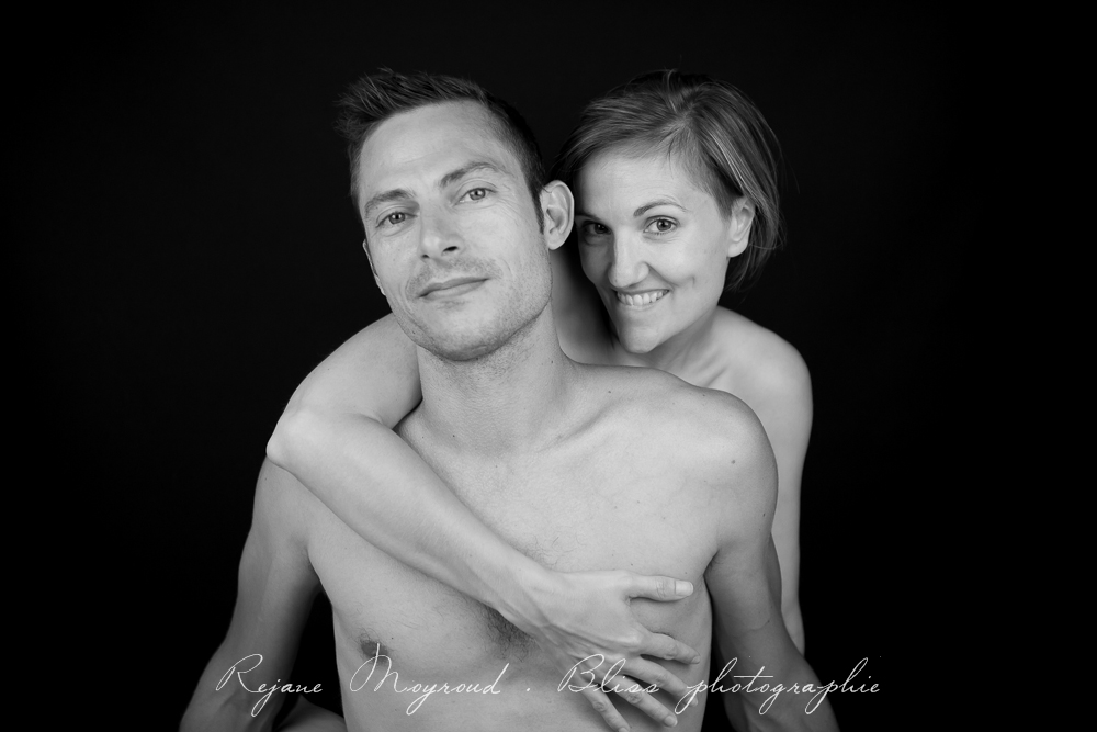 photographe-Montpellier-couple-mariage-studio-Lansargues-amour-noir-blanc-naturelle-Hérault-Gard-boudoir-14
