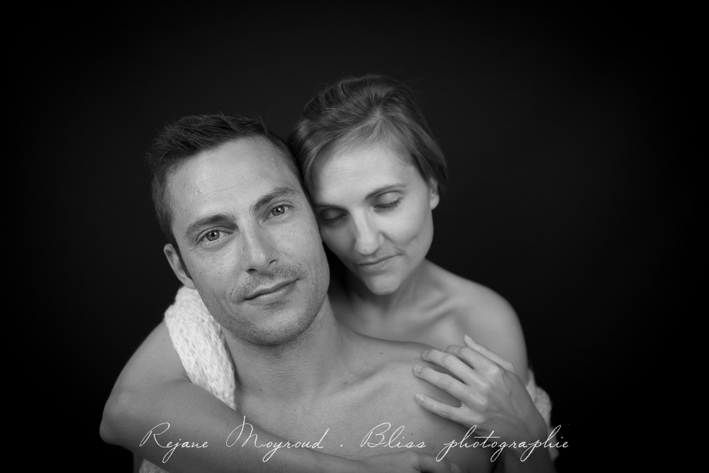 photographe-Montpellier-couple-mariage-studio-Lansargues-amour-noir-blanc-naturelle-Hérault-Gard-boudoir-4