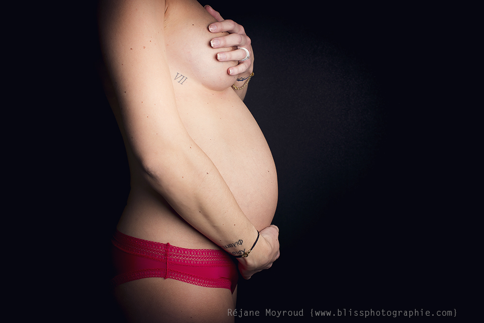 Photographe-studio-maternité-grossesse-ventre-Lunel-baillargues-montpellier