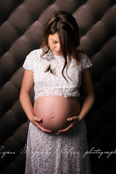 ventre-rond-grossesse-montpellier-photographe-bebe-studio-lunel-enceinte-femme-62